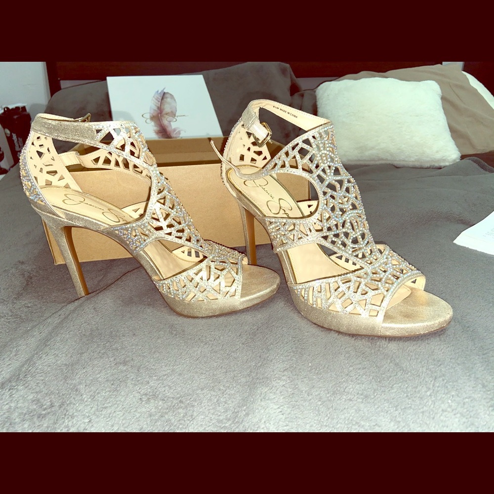 Beautiful Jessica Simpson heels